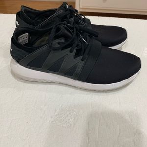 Adidas Black Sneaker Size 7.5